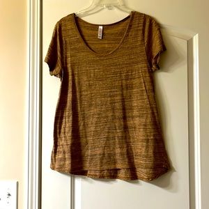 Large LuLaRoe Classic Tee. Yellow heathered.